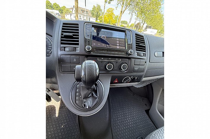 Volkswagen  Kombi Transporter CAMPER, AUTOMAAT, AIRCO, DEALER ONDERHOUDEN.