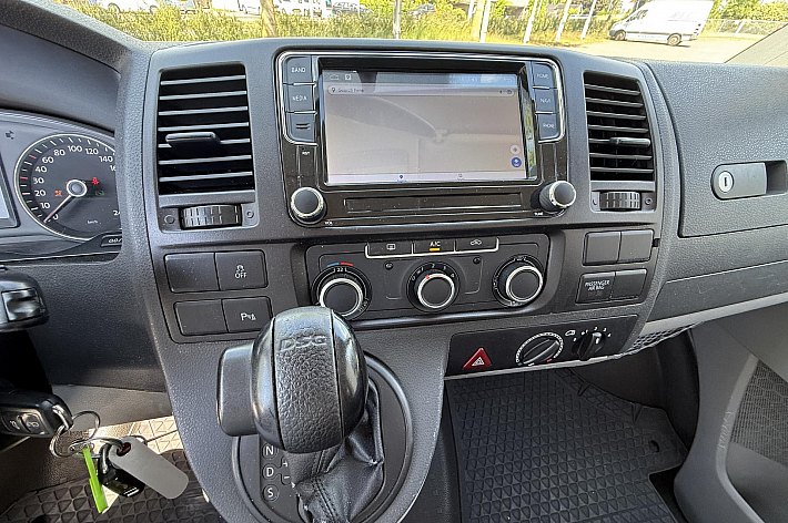 Volkswagen  Kombi Transporter CAMPER, AUTOMAAT, AIRCO, DEALER ONDERHOUDEN.