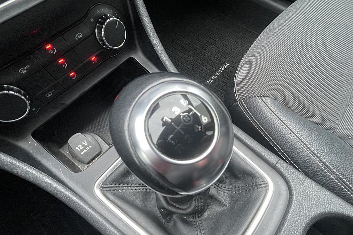 Mercedes-Benz A-Klasse 180 Ambition CRUISE CONTROL, GOED ONDERHOUDEN, STOELVERWARMING, SPORTSTOELEN, NAVI, PDC VOOR EN ACHTER.