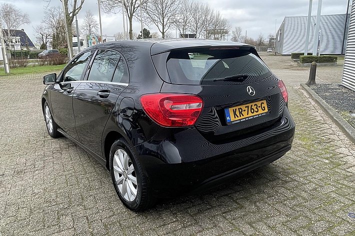 Mercedes-Benz A-Klasse 180 Ambition CRUISE CONTROL, GOED ONDERHOUDEN, STOELVERWARMING, SPORTSTOELEN, NAVI, PDC VOOR EN ACHTER.