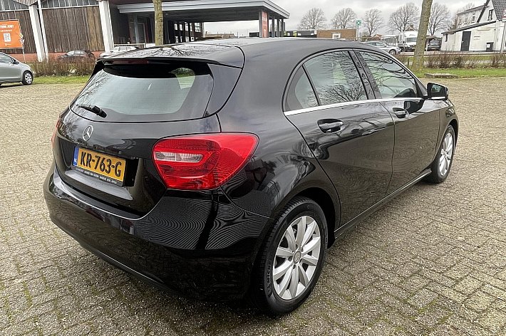 Mercedes-Benz A-Klasse 180 Ambition CRUISE CONTROL, GOED ONDERHOUDEN, STOELVERWARMING, SPORTSTOELEN, NAVI, PDC VOOR EN ACHTER.