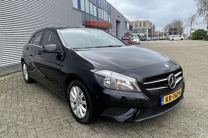 Mercedes-Benz A-Klasse 180 Ambition CRUISE CONTROL, GOED ONDERHOUDEN, STOELVERWARMING, SPORTSTOELEN, NAVI, PDC VOOR EN ACHTER.