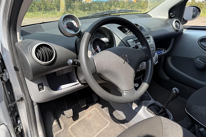 Peugeot 107 1.0-12V XS , AIRCO, 5 DEURS, VOLLEDIG ONDERHOUDEN, BOEKJES
