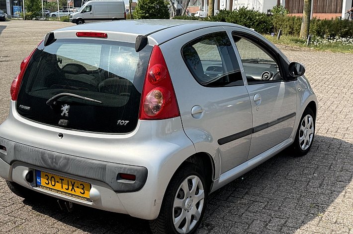 Peugeot 107 1.0-12V XS , AIRCO, 5 DEURS, VOLLEDIG ONDERHOUDEN, BOEKJES