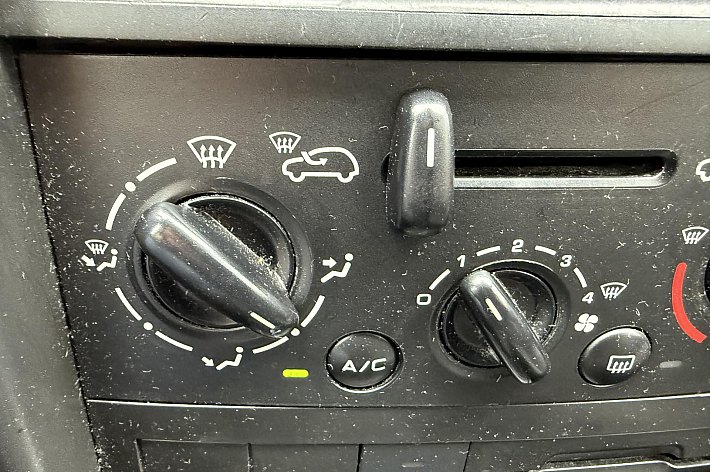 Peugeot 207 1.4 VTi Cool 'n Blue NIEUWE APK, AIRCO, CRUISE CONTROL, 5 DEURS