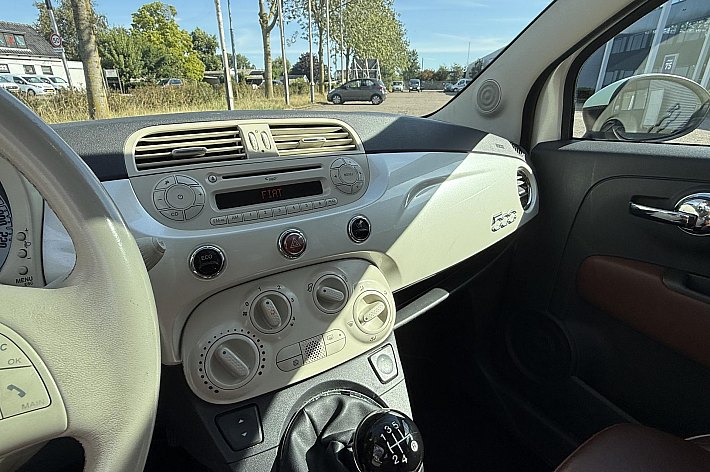 Fiat 500 0.9 TwinAir Lounge , PANORAMADAK, AIRCO, LEDER, RADIO/CD, 122.341 KM NAP, RIJDT GOED , ALS HIJ WARM IS LOOPT HIJ WAT LAAG STATIONAIR, ZO INGERUILD ZO MEENEMEN