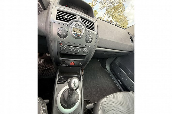 Renault Mégane Coupé-Cabriolet 2.0-16V Tech Line ZEER MOOIE, GOED ONDERHOUDEN EN NEDERLANDS GELEVERDE RENAULT MET 71DKM NAP.