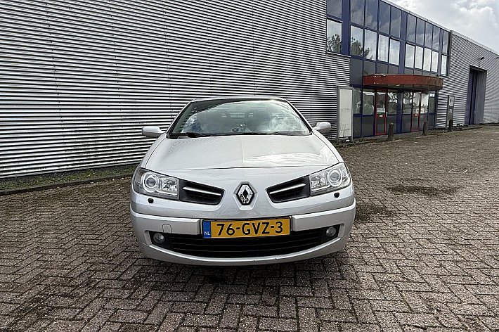 Renault Mégane Coupé-Cabriolet 2.0-16V Tech Line ZEER MOOIE, GOED ONDERHOUDEN EN NEDERLANDS GELEVERDE RENAULT MET 71DKM NAP.