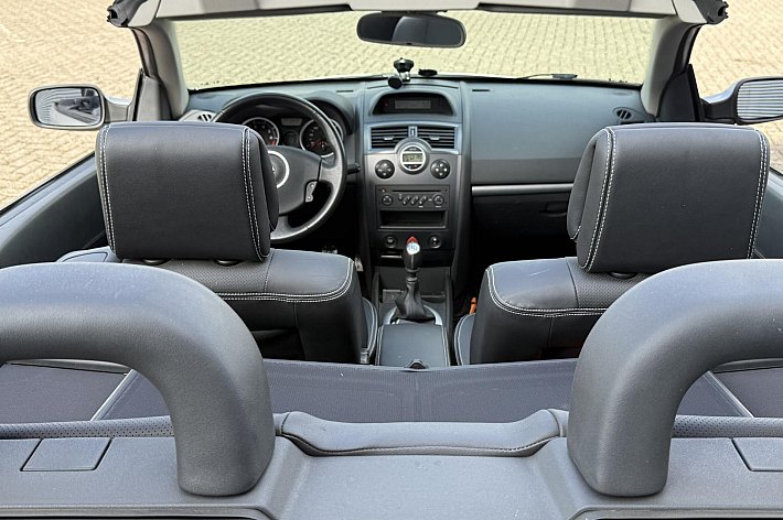 Renault Mégane Coupé-Cabriolet 2.0-16V Tech Line ZEER MOOIE, GOED ONDERHOUDEN EN NEDERLANDS GELEVERDE RENAULT MET 71DKM NAP.