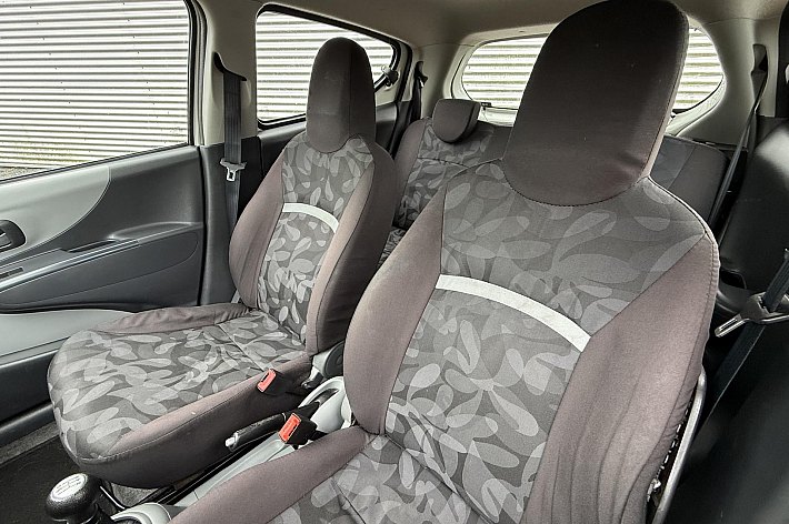 Suzuki Alto 1.0 Comfort Plus AIRCO, 5 DEURS, 134.486 KM NAP, ELECTRISCHE RAMEN, 4 NIEUWE BANDEN, DEALERONDERHOUDEN, DRUKGROEP LAGER VAN DE KOPPELING HOORBAAR, RIJDT PERFECT MAAR DE KOPPELING ZAL OP DEN DUUR VERVANGEN MOETEN WORDEN, PRIJS ZO MEE 2499,= OF MET NIEUWE K