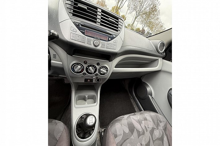 Suzuki Alto 1.0 Comfort Plus AIRCO, 5 DEURS, 134.486 KM NAP, ELECTRISCHE RAMEN, 4 NIEUWE BANDEN, DEALERONDERHOUDEN, DRUKGROEP LAGER VAN DE KOPPELING HOORBAAR, RIJDT PERFECT MAAR DE KOPPELING ZAL OP DEN DUUR VERVANGEN MOETEN WORDEN, PRIJS ZO MEE 2499,= OF MET NIEUWE K