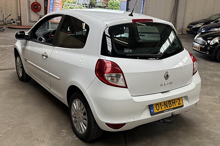 Renault Clio 1.2 Collection , CRUISE CONTROL, AIRCO, TREKHAAK, KEURIG ONDERHOUDEN, BOEKJES AANWEZIG