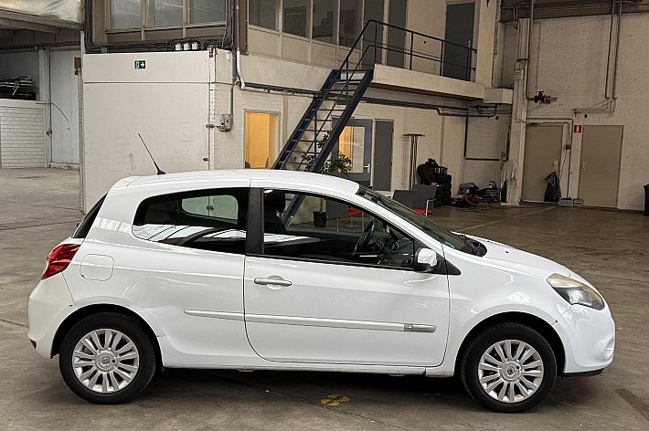 Renault Clio 1.2 Collection , CRUISE CONTROL, AIRCO, TREKHAAK, KEURIG ONDERHOUDEN, BOEKJES AANWEZIG