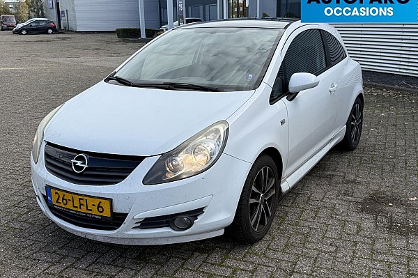 Opel Corsa 1.4-16V Color Edition , INRUILER VOOR ONDERDELEN OF OPKNAPPEN, AUTO HEEFT NIEUWE UITLAAT, GOEDE BANDEN , RIJDT PRIMA VERLIEST KOELVLOEISTOF ( NIET BEKEND SLANG OF MOTOR), WORDT VERKOCHT ALS OPKNAPPER/ONDERDELEN AUTO IN DE STAAT ZOALS HIJ IS!!