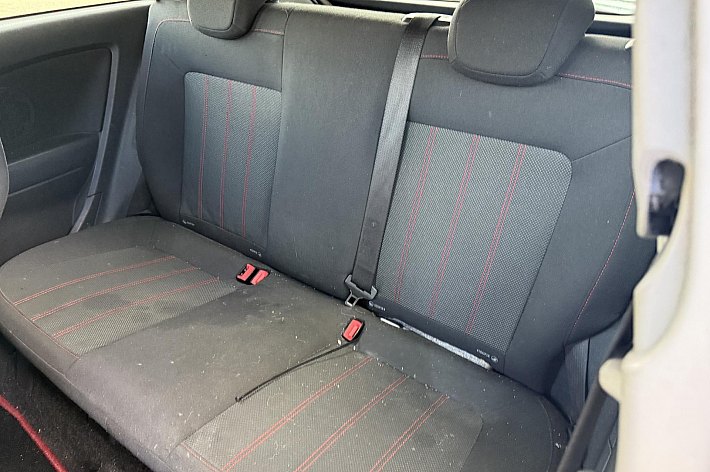 Opel Corsa 1.4-16V Color Edition , INRUILER VOOR ONDERDELEN OF OPKNAPPEN, AUTO HEEFT NIEUWE UITLAAT, GOEDE BANDEN , RIJDT PRIMA, WORDT VERKOCHT ALS OPKNAPPER/ONDERDELEN AUTO IN DE STAAT ZOALS HIJ IS!!