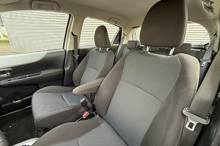 Toyota Yaris 1.5 Full Hybrid Aspiration , AUTOMAAT, AIRCO, 5 DEURS, DEALER ONDERHOUDEN BOEKJES AANWEZIG, RIJDT SUPER ZUINIG, INRUIL MOGELIJK