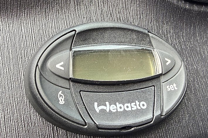 Toyota Yaris 1.5 Full Hybrid Aspiration , AUTOMAAT, AIRCO, 5 DEURS, DEALER ONDERHOUDEN BOEKJES AANWEZIG, RIJDT SUPER ZUINIG,KLEIN LAKBESCHADIGINGETJE OP DE ACHTERKLEP ZIE LAATSTE FOTO’S ( HIER IS REKENING MEE GEHOUDEN MET DE PRIJS )