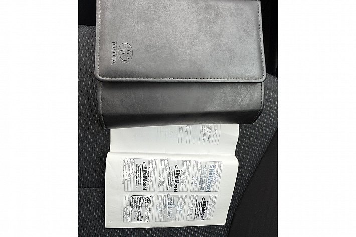 Toyota Yaris 1.5 Full Hybrid Aspiration , AUTOMAAT, AIRCO, 5 DEURS, DEALER ONDERHOUDEN BOEKJES AANWEZIG, RIJDT SUPER ZUINIG,KLEIN LAKBESCHADIGINGETJE OP DE ACHTERKLEP ZIE LAATSTE FOTO’S ( HIER IS REKENING MEE GEHOUDEN MET DE PRIJS )