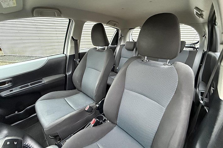 Toyota Yaris 1.5 Full Hybrid Aspiration , HYBRIDE, AIRCO, CRUISE CONTROLE, ELECTRISCHE RAMEN, TREKHAAK AFNEEMBAAR, VOLLEDIG ONDERHOUDEN, NL AUTO