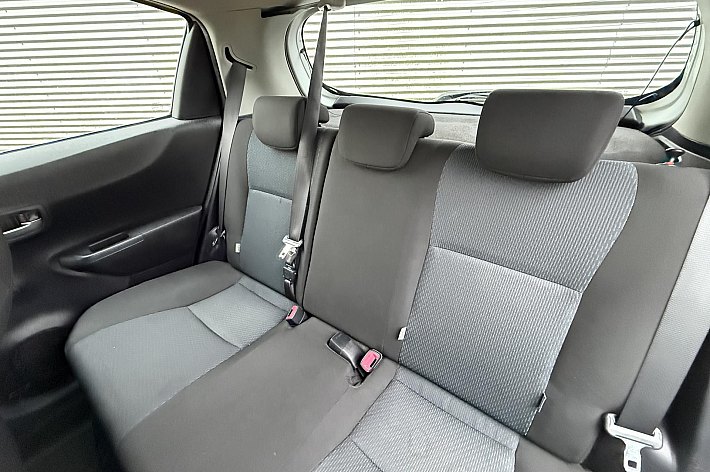 Toyota Yaris 1.5 Full Hybrid Aspiration , HYBRIDE, AIRCO, CRUISE CONTROLE, ELECTRISCHE RAMEN, TREKHAAK AFNEEMBAAR, VOLLEDIG ONDERHOUDEN, NL AUTO