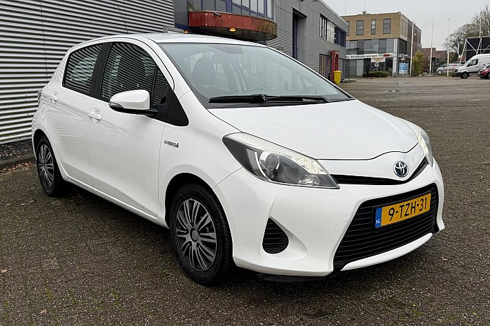 Toyota Yaris 1.5 Full Hybrid Aspiration , HYBRIDE, AIRCO, CRUISE CONTROLE, ELECTRISCHE RAMEN, TREKHAAK AFNEEMBAAR, VOLLEDIG ONDERHOUDEN, NL AUTO