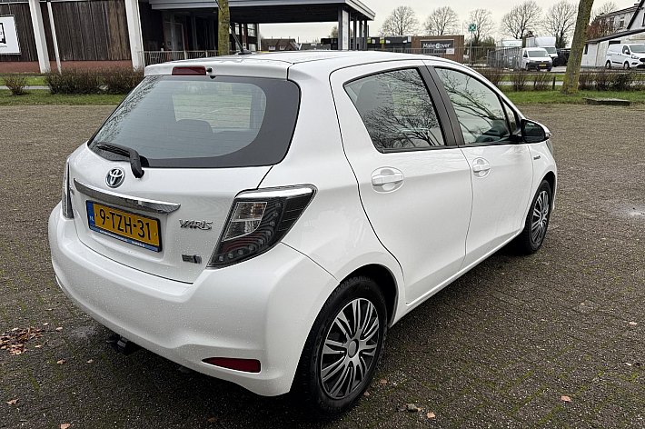 Toyota Yaris 1.5 Full Hybrid Aspiration , HYBRIDE, AIRCO, CRUISE CONTROLE, ELECTRISCHE RAMEN, TREKHAAK AFNEEMBAAR, VOLLEDIG ONDERHOUDEN, NL AUTO