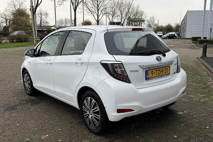 Toyota Yaris 1.5 Full Hybrid Aspiration , HYBRIDE, AIRCO, CRUISE CONTROLE, ELECTRISCHE RAMEN, TREKHAAK AFNEEMBAAR, VOLLEDIG ONDERHOUDEN, NL AUTO