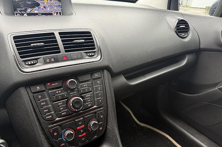 Opel Meriva 1.6 CDTi Business+ , EURO 6, AIRCO, CRUISE CONTROLE, NAVI, PDC, VOLLEDIG ONDERHOUDEN, NIEUWE APK, ZEER GOED RIJDENDE EN NETTE OPEL MERIVA DIE ALLE MILEUZONES IN MAG !