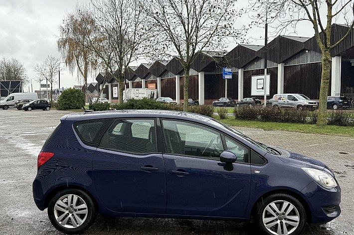 Opel Meriva 1.6 CDTi Business+ , EURO 6, AIRCO, CRUISE CONTROLE, NAVI, PDC, VOLLEDIG ONDERHOUDEN, NIEUWE APK, ZEER GOED RIJDENDE EN NETTE OPEL MERIVA DIE ALLE MILEUZONES IN MAG !