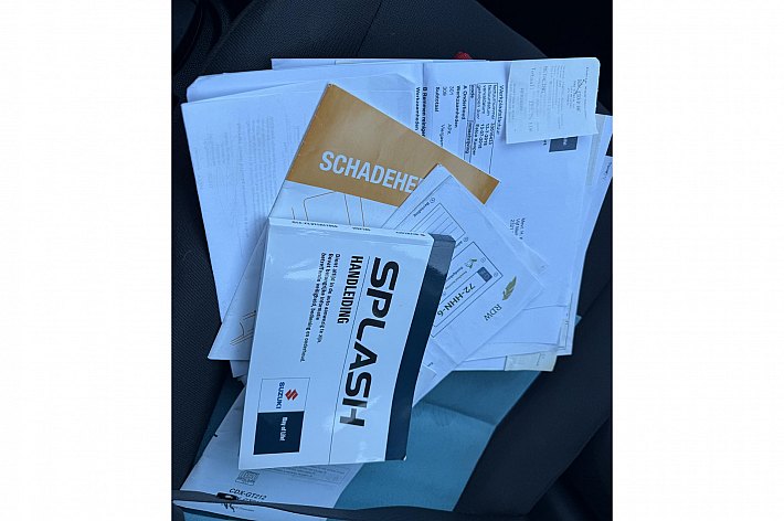 Suzuki Splash 1.2 Comfort , GOED RIJDENDE SPLASH MET DE STERKE 1.2 MOTOR, 151.794 KM NAP, NIEUWE APK, ACHTERBUMPER BESCHADIGD, LEUKE HOOGZITTER VOOR WEINIG GELD. ZO INGERUILD ZO WEER WEG NAAR DE LIEFHEBBER.