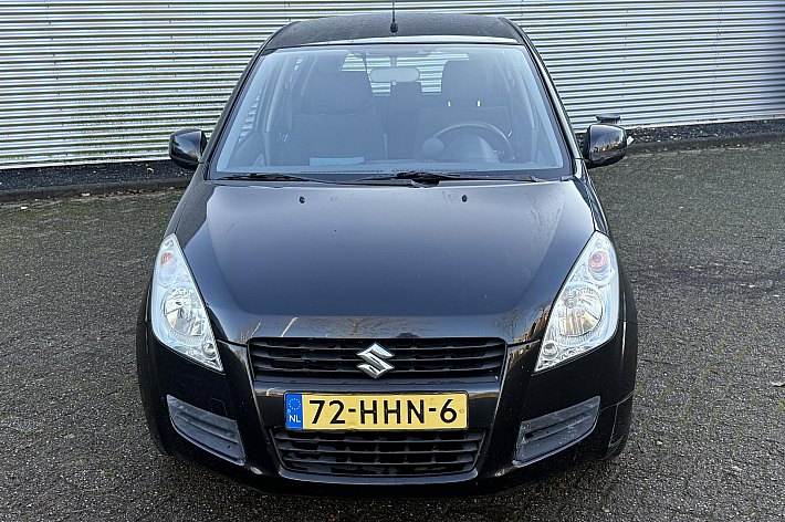 Suzuki Splash 1.2 Comfort , GOED RIJDENDE SPLASH MET DE STERKE 1.2 MOTOR, 151.794 KM NAP, NIEUWE APK, ACHTERBUMPER BESCHADIGD, LEUKE HOOGZITTER VOOR WEINIG GELD. ZO INGERUILD ZO WEER WEG NAAR DE LIEFHEBBER.