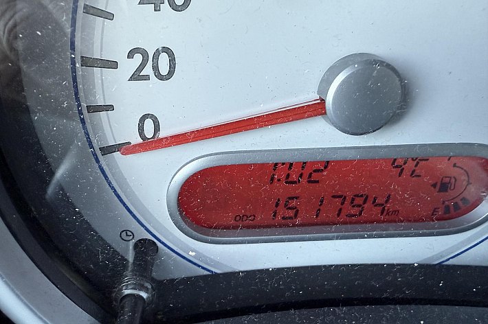 Suzuki Splash 1.2 Comfort , GOED RIJDENDE SPLASH MET DE STERKE 1.2 MOTOR, 151.794 KM NAP, ACHTERBUMPER BESCHADIGD, LEUKE HOOGZITTER VOOR WEINIG GELD. ZO INGERUILD ZO WEER WEG NAAR DE LIEFHEBBER.