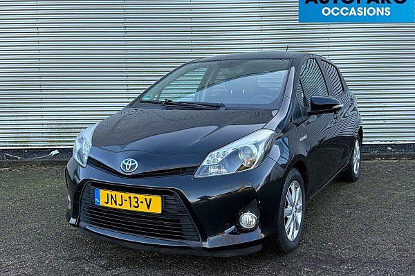 Toyota Yaris 1.5 Full Hybrid Aspiration , CRUISE CONTROLE, AIRCO,KEYLESS, NAVI, HYBRIDE, VOLLEDIG DEALERONDERHOUDEN. MOOIE EN GOED RIJDENDE YARIS HYBRIDE, BOEKJES AANWEZIG
