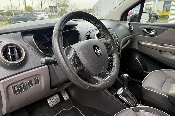 Renault Captur 1.2 TCe Dynamique AUTOMAAT, LEDER,CRUISE CONTROLE, lNAVI, PDC + CAMERA, STOELVERWARMING, TREKHAAK, LEDER STUURWIEL, 88.455 KM NAP.