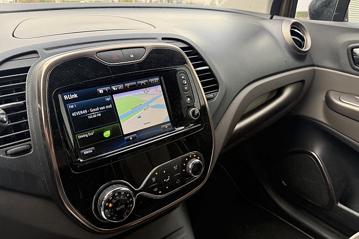 Renault Captur 1.2 TCe Dynamique AUTOMAAT, LEDER,CRUISE CONTROLE, lNAVI, PDC + CAMERA, STOELVERWARMING, TREKHAAK, LEDER STUURWIEL, 88.455 KM NAP.