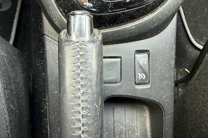 Renault Captur 1.2 TCe Dynamique AUTOMAAT, LEDER,CRUISE CONTROLE, lNAVI, PDC + CAMERA, STOELVERWARMING, TREKHAAK, LEDER STUURWIEL, 88.455 KM NAP.