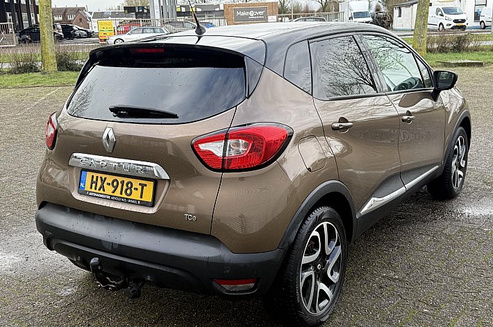 Renault Captur 1.2 TCe Dynamique AUTOMAAT, LEDER,CRUISE CONTROLE, lNAVI, PDC + CAMERA, STOELVERWARMING, TREKHAAK, LEDER STUURWIEL, 88.455 KM NAP.