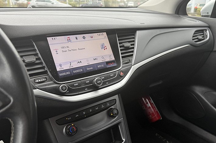 Opel Astra 1.0 Turbo 120 Jaar Edition , AIRCO, NAVI, CRUISE CONTROLE, CARPLAY, NETTE EN GOEDRIJDENDE ASTRA MET VEEL OPTIES, LEDEREN STUURWIEL MULTI FUNCTIONEEL