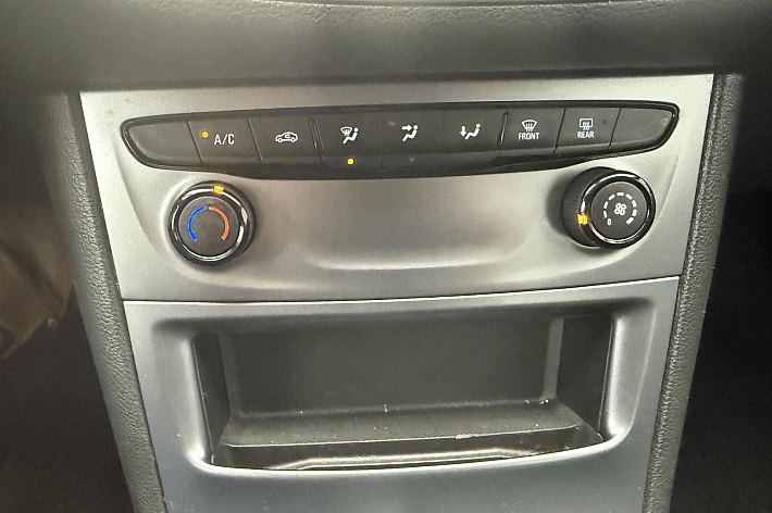 Opel Astra 1.0 Turbo 120 Jaar Edition , AIRCO, NAVI, CRUISE CONTROLE, CARPLAY, NETTE EN GOEDRIJDENDE ASTRA MET VEEL OPTIES, LEDEREN STUURWIEL MULTI FUNCTIONEEL