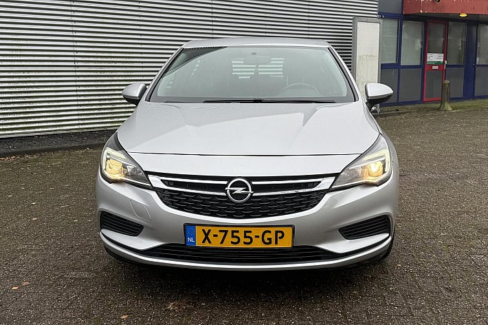 Opel Astra 1.0 Turbo 120 Jaar Edition , AIRCO, NAVI, CRUISE CONTROLE, CARPLAY, NETTE EN GOEDRIJDENDE ASTRA MET VEEL OPTIES, LEDEREN STUURWIEL MULTI FUNCTIONEEL