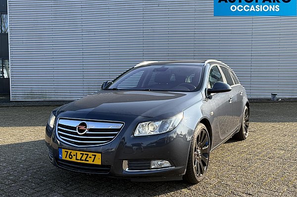 Opel Insignia Sports Tourer 2.0 T Sport , LEDER SPORTINTERIEUR, 19 INCH VELGEN, STOELVERWARMING, NAVI, CLIMA, CRUISE CONTROLE, SPORT EN TOUR STAND, TREKHAAK AFNEEMBAAR, NWE KOPPELING, ZGAN BANDEN, GROTE BEURT GEHAD, BOOSKIJKERS, 220PK, RIJDT PERFECT, ZIT HEERLIJK, KLAA