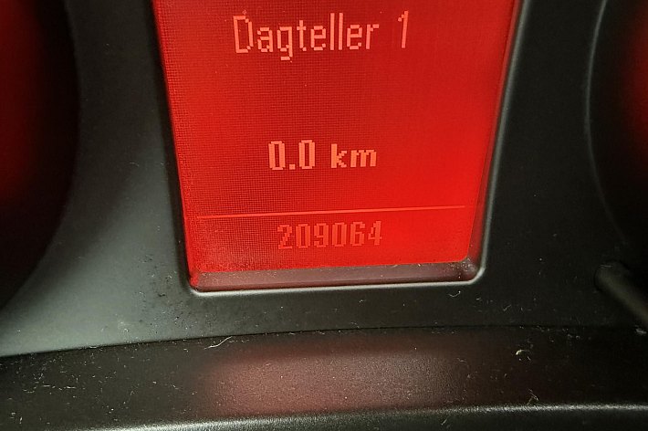 Opel Insignia Sports Tourer 2.0 T Sport , LEDER SPORTINTERIEUR, 19 INCH VELGEN, STOELVERWARMING, NAVI, CLIMA, CRUISE CONTROLE, SPORT EN TOUR STAND, TREKHAAK AFNEEMBAAR, NWE KOPPELING, ZGAN BANDEN, GROTE BEURT GEHAD, BOOSKIJKERS, 220PK, RIJDT PERFECT, ZIT HEERLIJK, KLAA