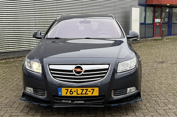 Opel Insignia Sports Tourer 2.0 T Sport , LEDER SPORTINTERIEUR, 19 INCH VELGEN, STOELVERWARMING, NAVI, CLIMA, CRUISE CONTROLE, SPORT EN TOUR STAND, TREKHAAK AFNEEMBAAR, NWE KOPPELING, ZGAN BANDEN, GROTE BEURT GEHAD, BOOSKIJKERS, 220PK, RIJDT PERFECT, ZIT HEERLIJK, KLAA