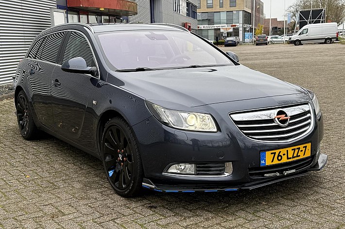 Opel Insignia Sports Tourer 2.0 T Sport , LEDER SPORTINTERIEUR, 19 INCH VELGEN, STOELVERWARMING, NAVI, CLIMA, CRUISE CONTROLE, SPORT EN TOUR STAND, TREKHAAK AFNEEMBAAR, NWE KOPPELING, ZGAN BANDEN, GROTE BEURT GEHAD, BOOSKIJKERS, 220PK, RIJDT PERFECT, ZIT HEERLIJK, KLAA
