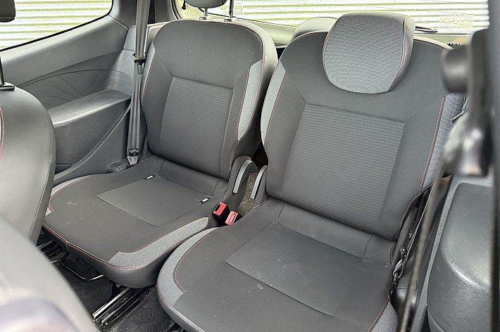 Renault Twingo 1.2 16V Dynamique , AIRCO, CRUISE CONTROLE, GOED RIJDENDE EN VROLIJKE TWINGO, ( STICKERS) , DISTRIBUTIE KAN NOG 70.0000 KM MEE,