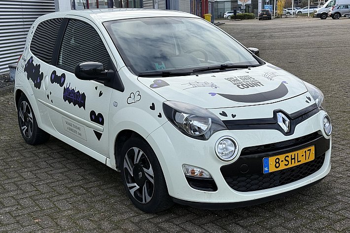 Renault Twingo 1.2 16V Dynamique , AIRCO, CRUISE CONTROLE, GOED RIJDENDE EN VROLIJKE TWINGO, ( STICKERS) , DISTRIBUTIE KAN NOG 70.0000 KM MEE,