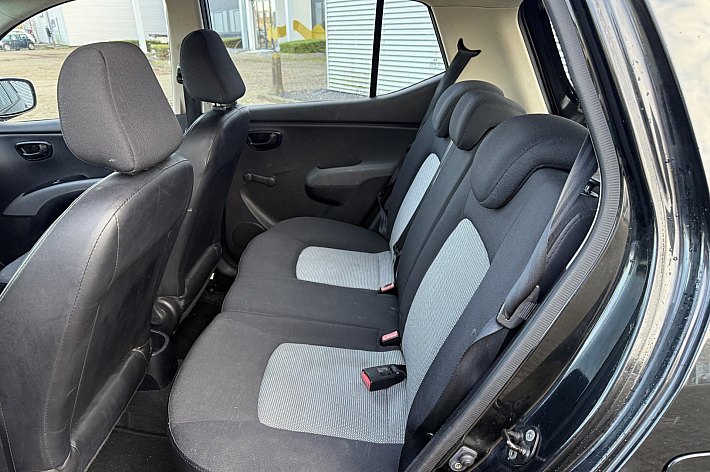 Hyundai i10 1.1 Active ,  4 ZGAN BANDEN, 5 DEURS, ZUINIG EN BETROUWBAAR, LEUKE GOEDRIJDENDE i10