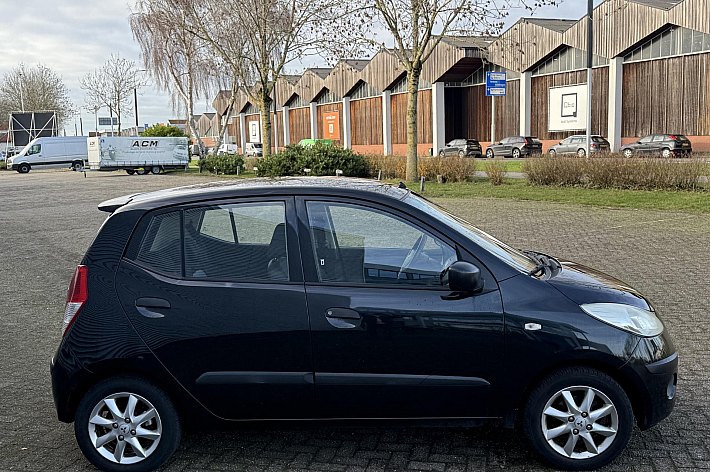 Hyundai i10 1.1 Active ,  4 ZGAN BANDEN, 5 DEURS, ZUINIG EN BETROUWBAAR, LEUKE GOEDRIJDENDE i10