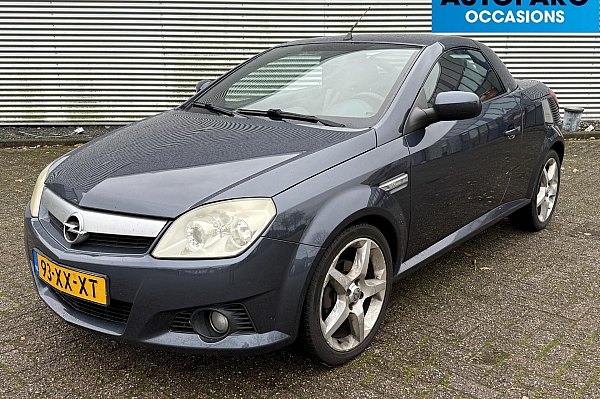 Opel Tigra TwinTop 1.8-16V Temptation NIEUWE APK, AIRCO, LEDER, GOED ONDERHOUDEN, RIJDT EN SCHAKELT PRIMA, ELECTRISCH DAK WERKT GOED, BESTUURDERSSTOEL HEEFT INSTAP BESCHADIGING, LEUKE GOEDKOPE CABRIO MET HARD DAK, ZO MEENEMEN, GEEN GARANTIE MOGELIJK IN DEZE PRIJSKLA