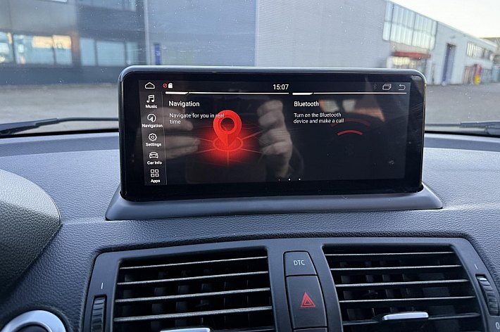 BMW 1-serie 120i Executive , SPORT INTERIEUR/STOELEN, AIRCO, 170 PK UITVOERING, 6 BAK, GROOT ANDRIOD SCHERM MET NAVI, CARPLAY, RIJDT EN SCHAKELT SUPER, 5 DEURS, INGERUILD VOOR DE LIEFHEBBER VOOR SCHERPE MEENEEMPRIJS